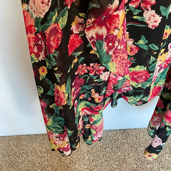 BCBGMaxAzria size 4 black floral sheer dress w/ cute button front detailing. - Picture 10 of 13